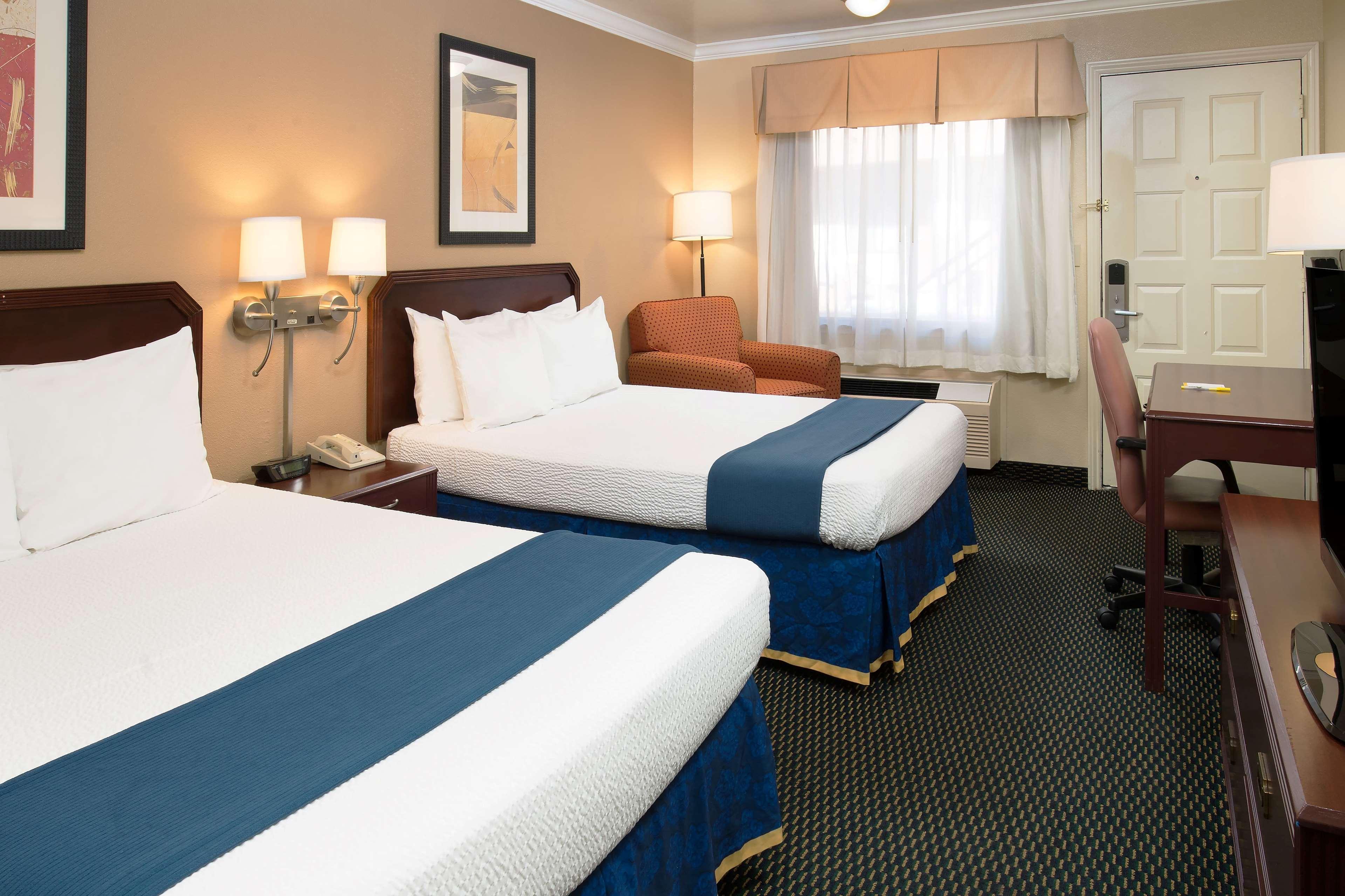 Days Inn By Wyndham Pinole Berkeley Kültér fotó