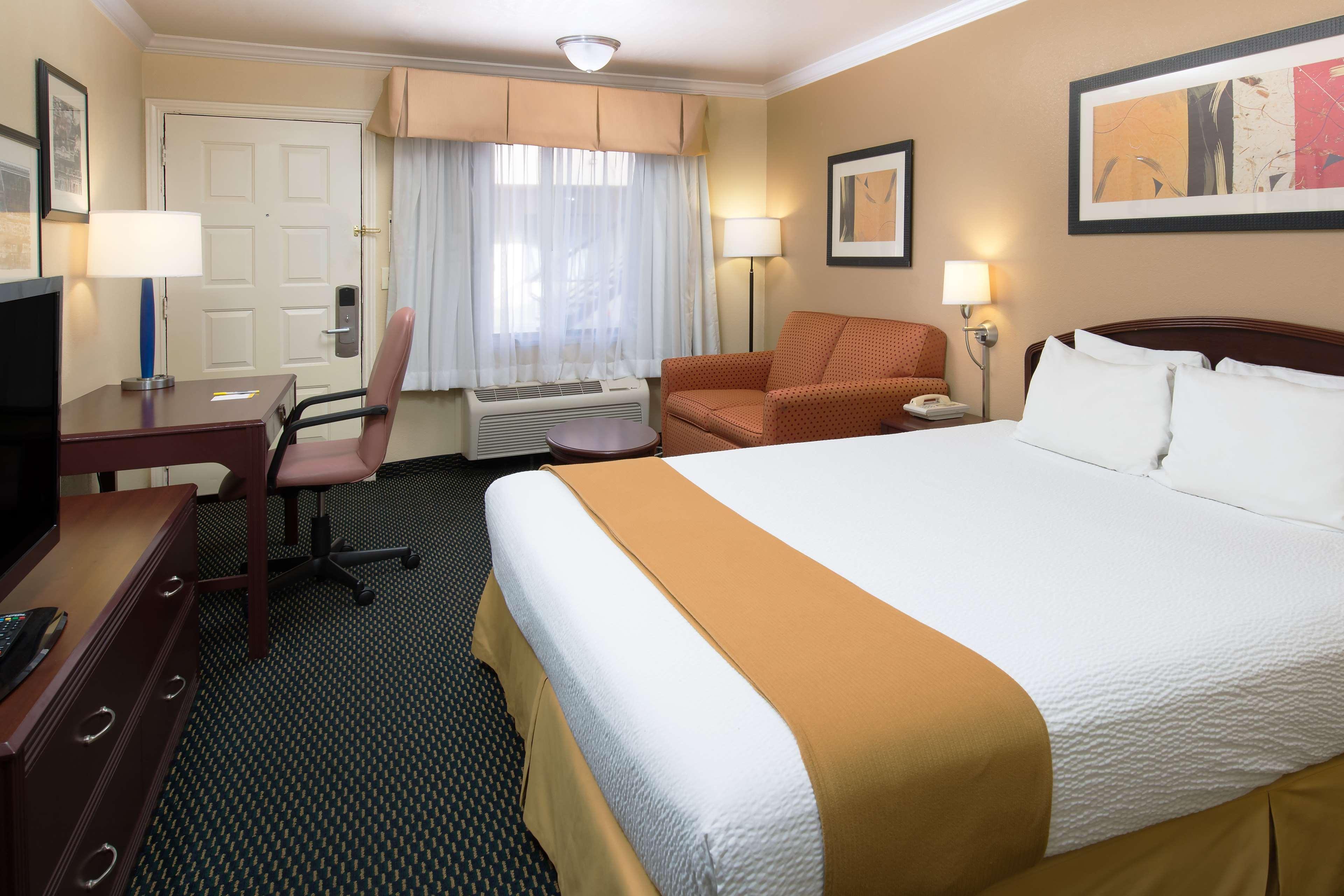 Days Inn By Wyndham Pinole Berkeley Kültér fotó
