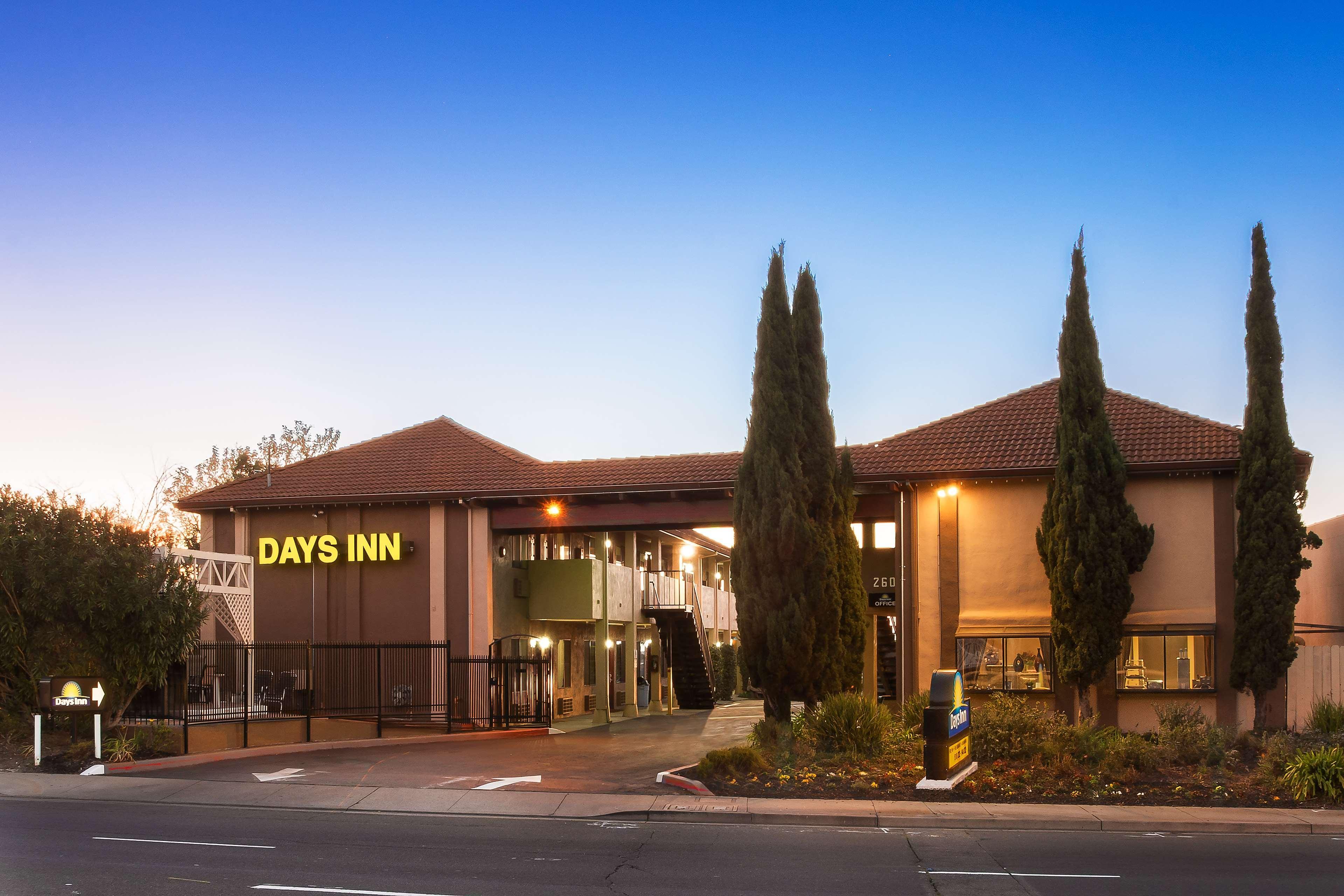Days Inn By Wyndham Pinole Berkeley Kültér fotó
