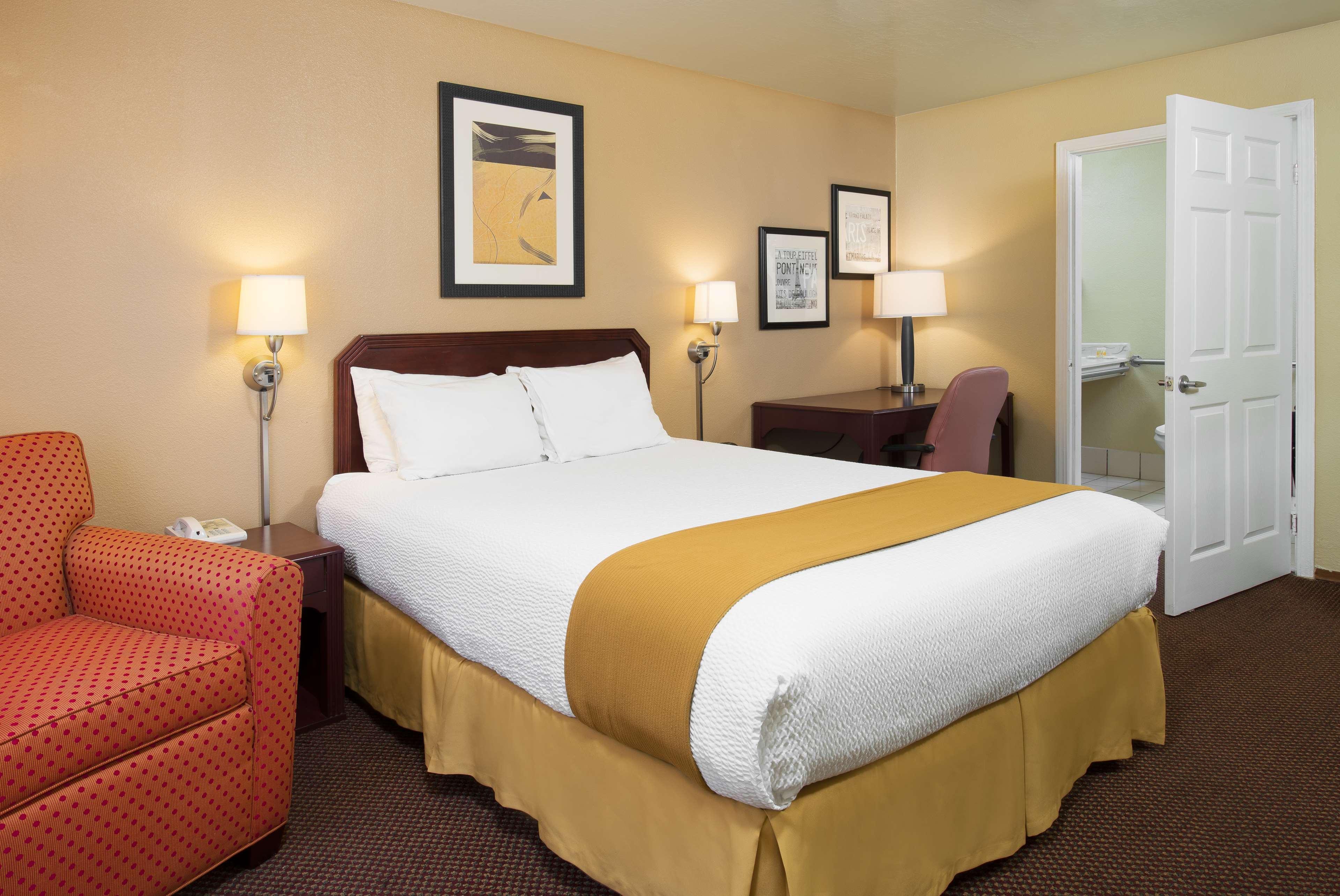 Days Inn By Wyndham Pinole Berkeley Kültér fotó