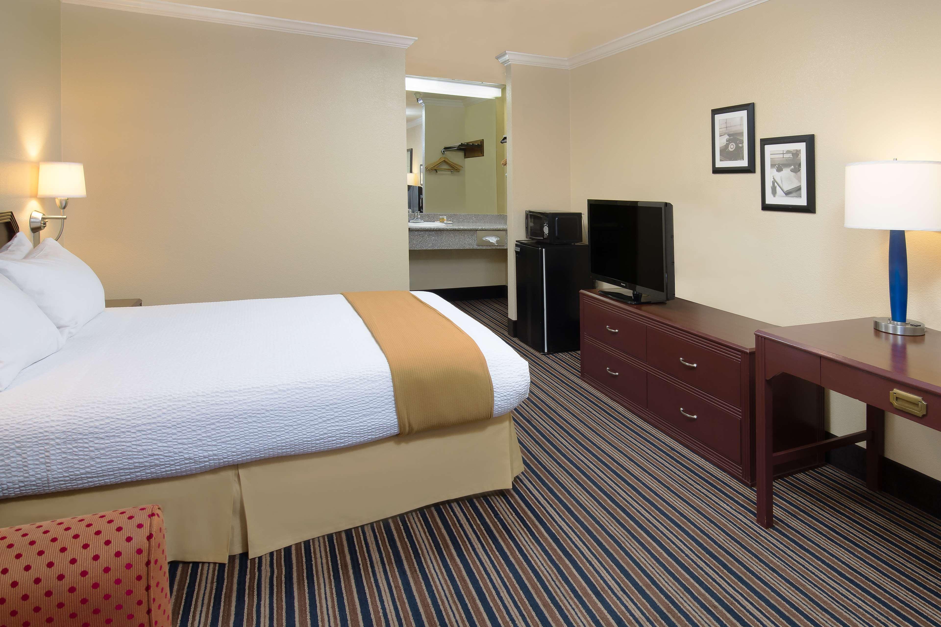 Days Inn By Wyndham Pinole Berkeley Kültér fotó