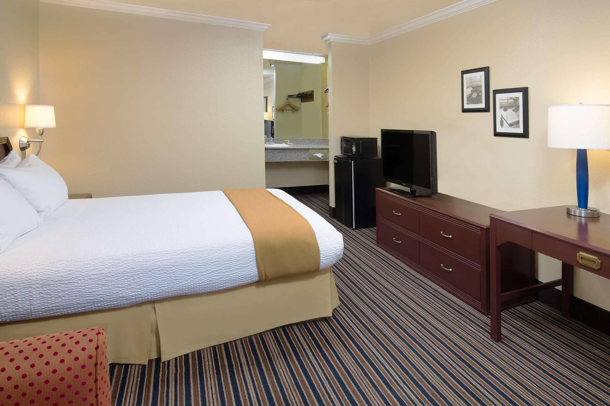 Days Inn By Wyndham Pinole Berkeley Kültér fotó